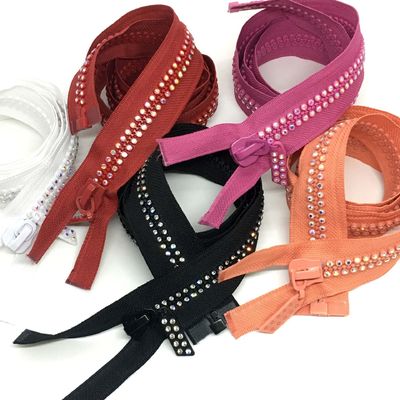 #5 #10 Otomatik Kilitleme Rhinestone Metal Fermuar Açık Son Kırmızı